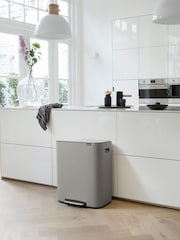 Brabantia Mineral Concrete Grey Bo 2 x 30L Pedal Bin - Image 4 of 6