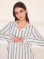 Conjunto de pijamas longo com babados e listrado de algodão Chelsea Peers - Imagem 6 de 7