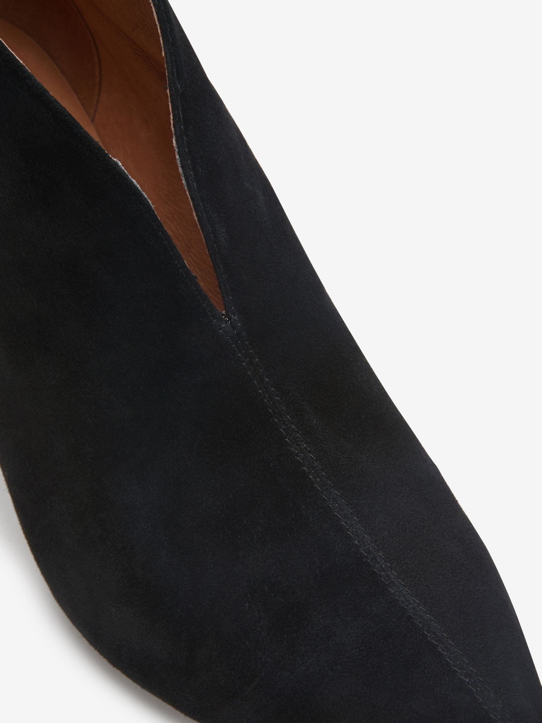 V cut shoe boots outlet