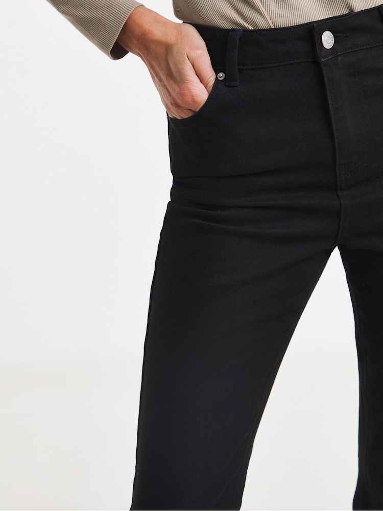 أسود - JD Williams Authentic Flared Jeans - صورة 4 من 4 أسود - JD Williams Authentic Flared Jeans - صورة 4 من 4