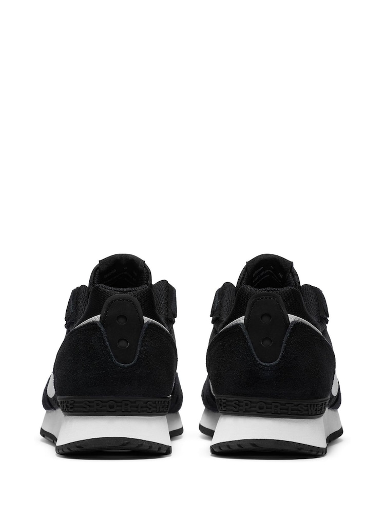 Nike Black Venture Runner Trainers - Image 6 of 10
