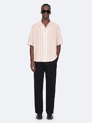 كريم - قميص بأكمام قصيرة Quasar من AllSaints - صورة 3 من 8
