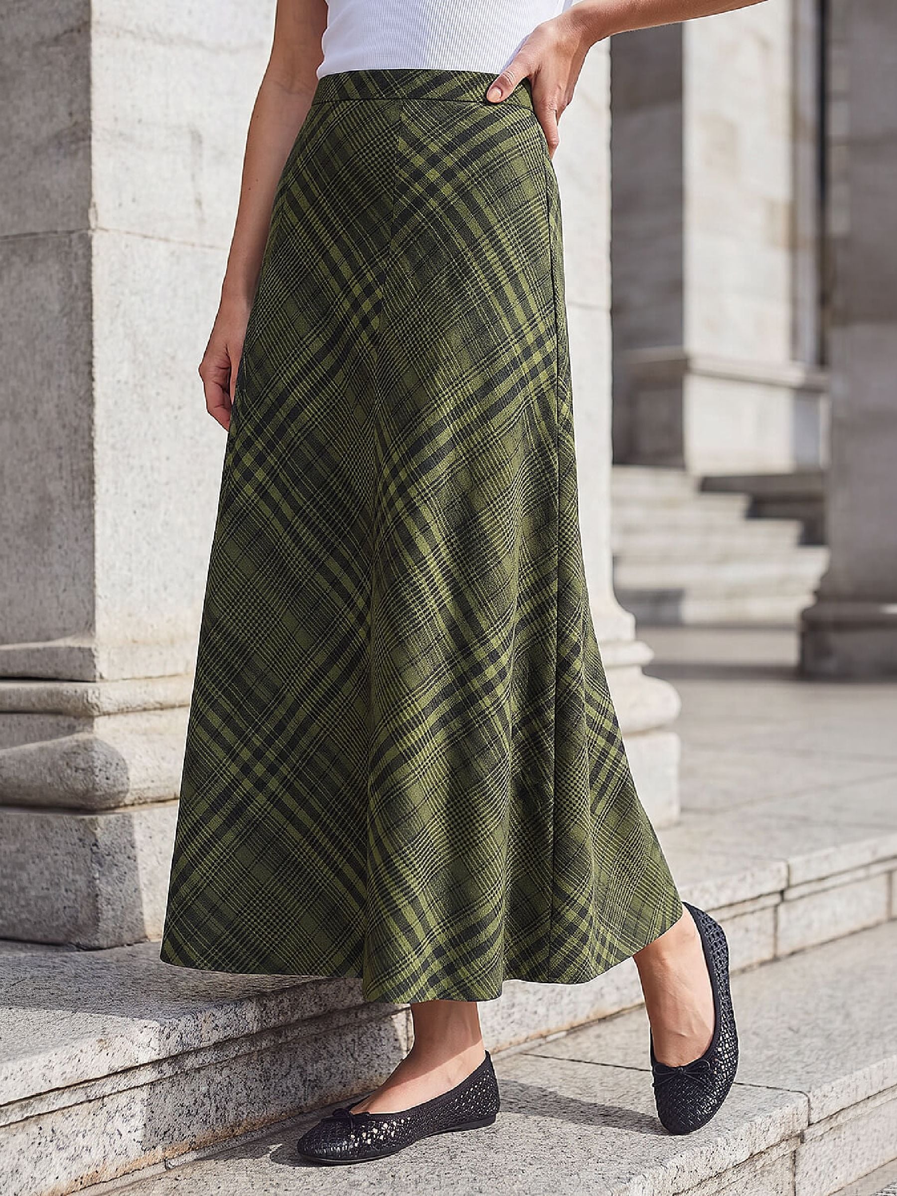 Roman Women's Green Print Check Midi Skirt In | : Size 20 - Image 2