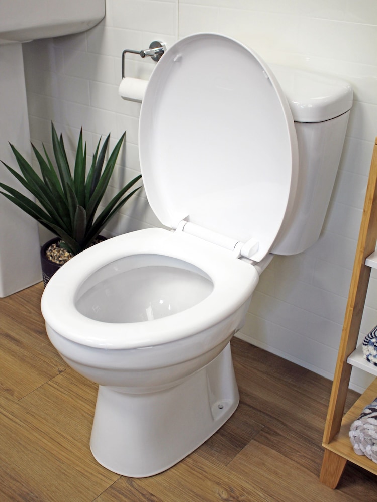 Showerdrape White Seville Soft Close Toilet Seat - Image 1 of 3