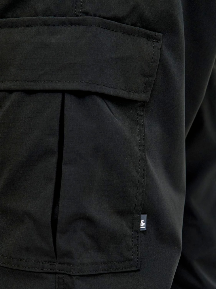 Pantalones cargo técnicos de corte holgado de JACK & JONES - Imagen 2 de 5 Pantalones cargo técnicos de corte holgado de JACK & JONES - Imagen 2 de 5