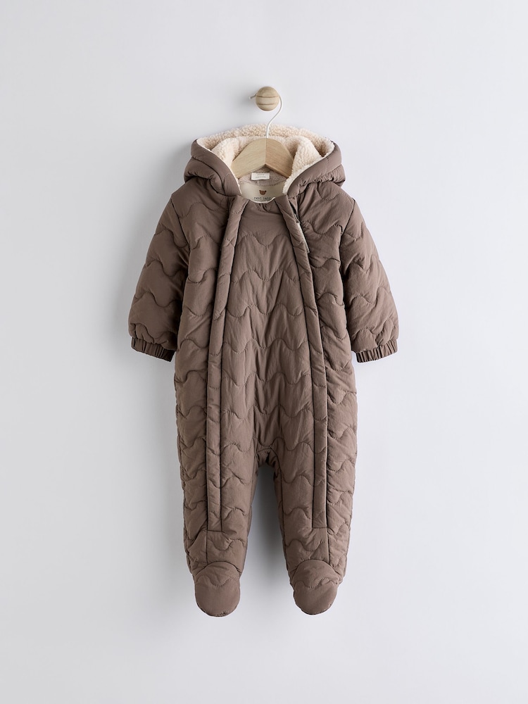 Nerzbraun - Gesteppter Baby-Einteiler aus Fleece mit Reißverschluss und Kapuze (0–18Monate) - Bild 1 von 7