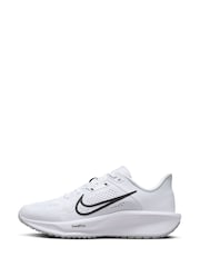 Nike White/Black Quest 6 Road Running Trainers - Image 4 of 11