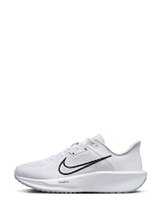 Nike White/Black Quest 6 Road Running Trainers - Image 2 of 9