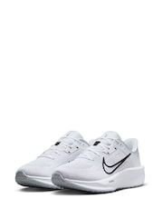 Nike White/Black Quest 6 Road Running Trainers - Image 3 of 9