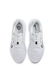 Nike White/Black Quest 6 Road Running Trainers - Image 5 of 9