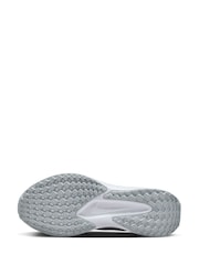 Nike White/Black Quest 6 Road Running Trainers - Image 7 of 9