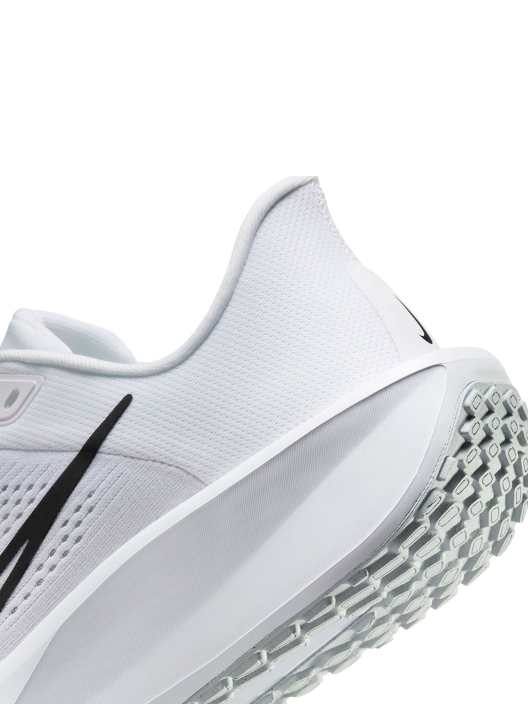 Nike White/Black Quest 6 Road Running Trainers - Image 9 of 9