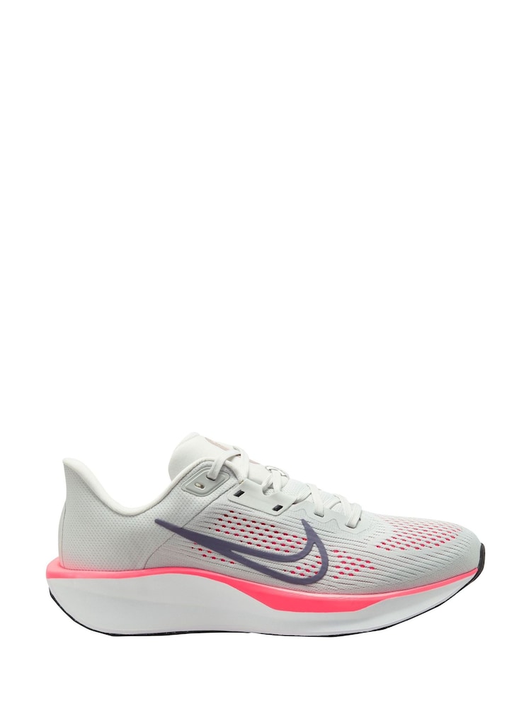 Nike White/Coral Quest 6 Road Running Trainers - Image 1 of 4