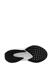 Nike White/Coral Quest 6 Road Running Trainers - Image 4 of 4