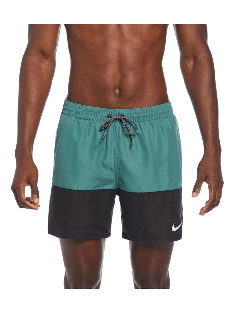 Grün - Nike Essential Volley Badeshorts, 5 Zoll - Bild 1 von 6