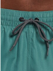 Grün - Nike Essential Volley Badeshorts, 5 Zoll - Bild 5 von 6