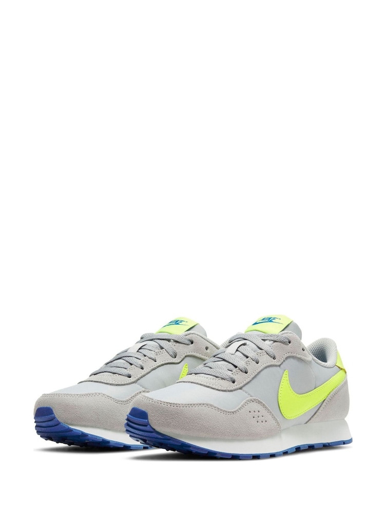 Nike Grey/Yellow MD Valiant Youth Trainers - Image 3 of 8