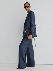 כחול כהה - Atelier Satin Pinstripe Wide-Leg Trousers - תמונה 5 מתוך 7