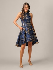 Volánové žakárové šaty Adrianna Papell - Obrázek 1 z 6