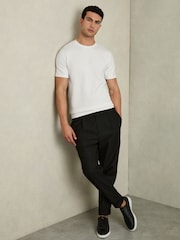 أبيض - تي شيرت جيرسيه إنترلوك بحافة رقبة مستديرة من Reiss Bradley - Image 2 of 7