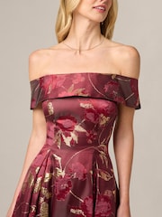 Vestido a media pierna con hombros descubiertos de Adrianna Papell - Imagen 5 de 6