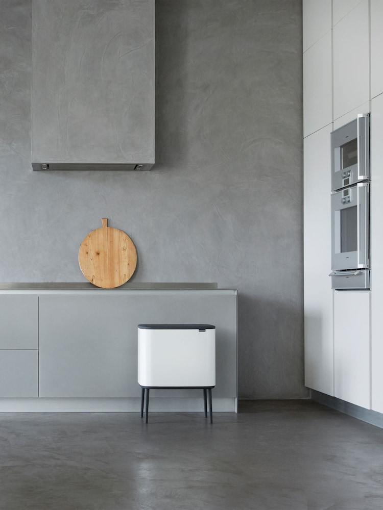 Brabantia White Bo 3 x 11L Touch Bin - Image 2 of 3