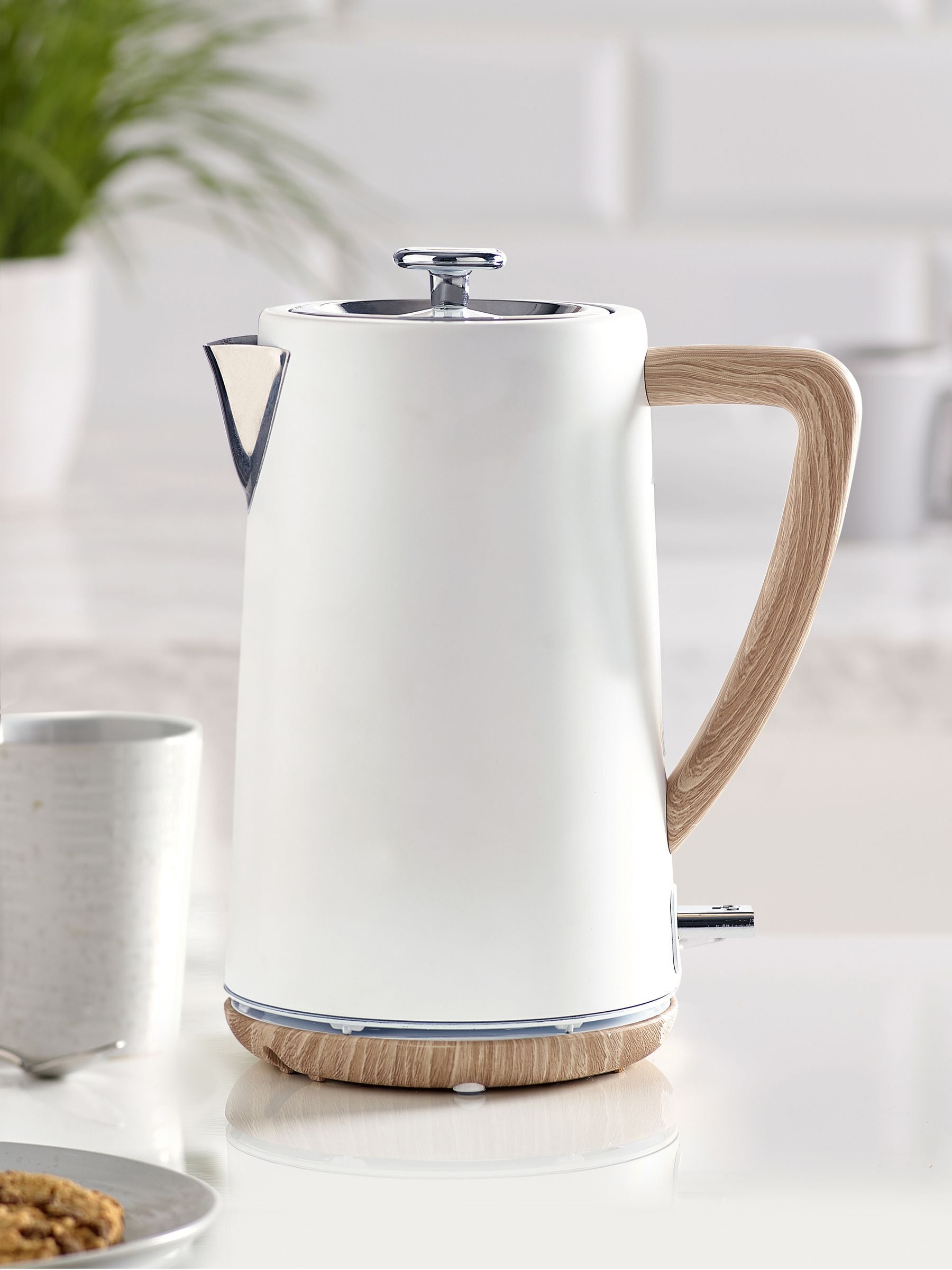 Wood handle kettle store