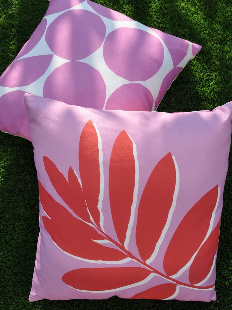 Fusion Pink 100% Cotton Leaf Print Outdoor Cushion - Image 2 of 5