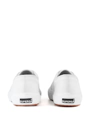 Blanco - Zapatillas de deporte de piel 2750 de Superga® - Imagen 2 de 5