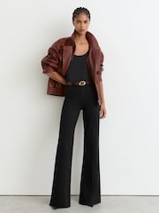 Schwarz - Reiss Claude Schlag-Jeans mit Biesen-Detail - Bild 1 von 7
