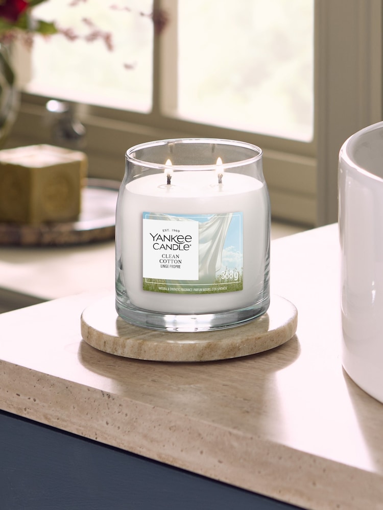 Yankee Candle Clean Cotton Signature Large Jar Candle - Image 1 of 3 Yankee Candle Clean Cotton Signature Large Jar Candle - Image 1 of 3