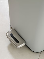Cubo de basura de 30 l con pedal y cierre amortiguado - Imagen 4 de 5
