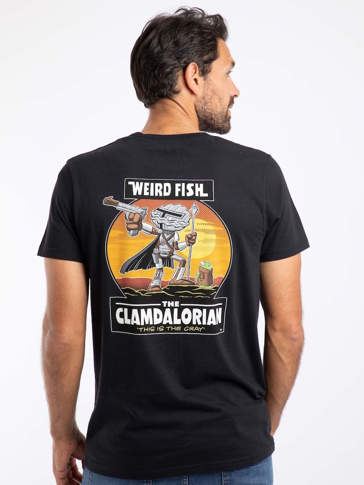 Melns - Weird Fish The Clamdalorian Back Print Artist T-Shirt - Attēls 1 no 6