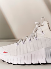Nike White Free Metcon 6 Training Trainers - Image 8 of 9
