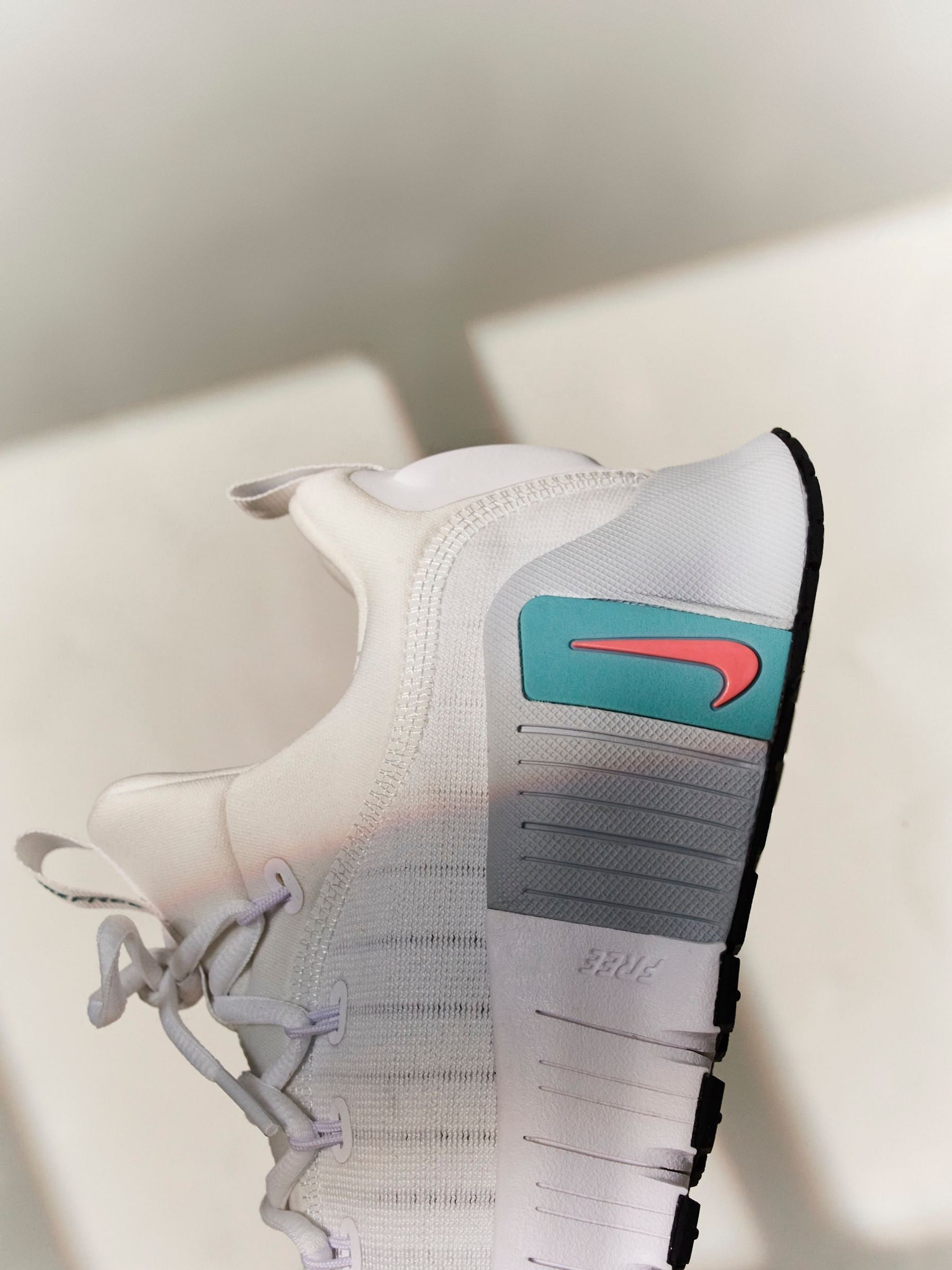 Nike white metcon outlet