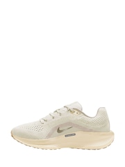 Nike Cream/Gold Winflo 11 Road Running Trainers - Image 2 of 4