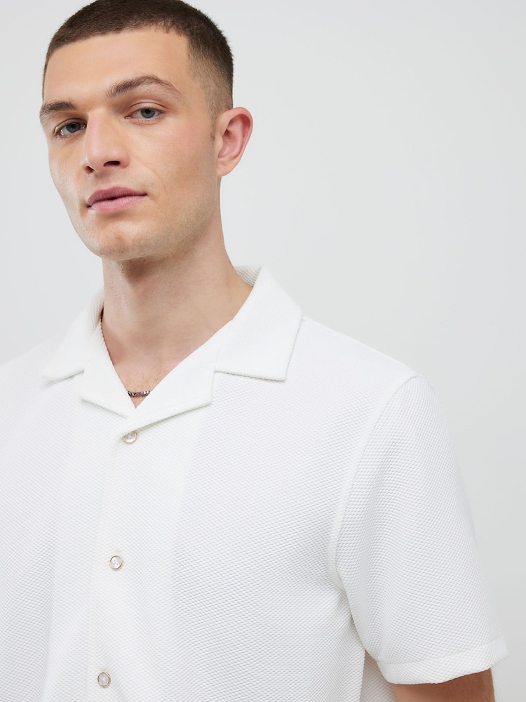 River Island Cream Regular Fit Slinky Revere Shirt - Image 2 of 4