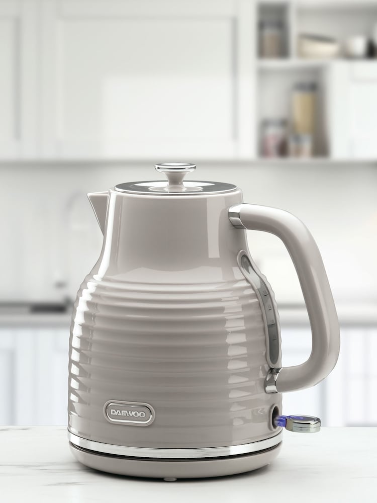 Daewoo Mink Brown Sienna 1.7L 3KW Jug Kettle - Image 1 of 3
