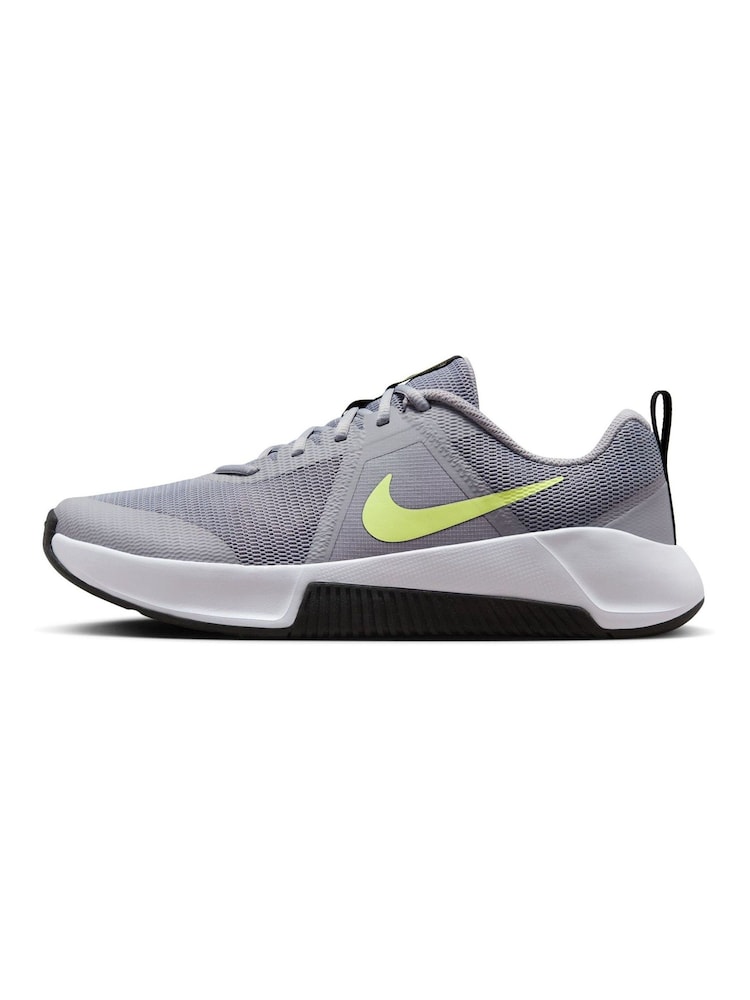 Siva/bela - Športni copati Nike MC Trainer 3 Gym - Slika 2 iz 8 Siva/bela - Športni copati Nike MC Trainer 3 Gym - Slika 2 iz 8