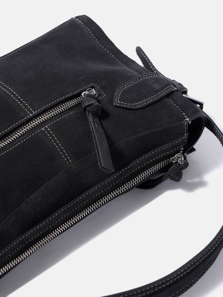 Mint Velvet Annie Semsket Crossbody-veske - Bilde 6 av 6