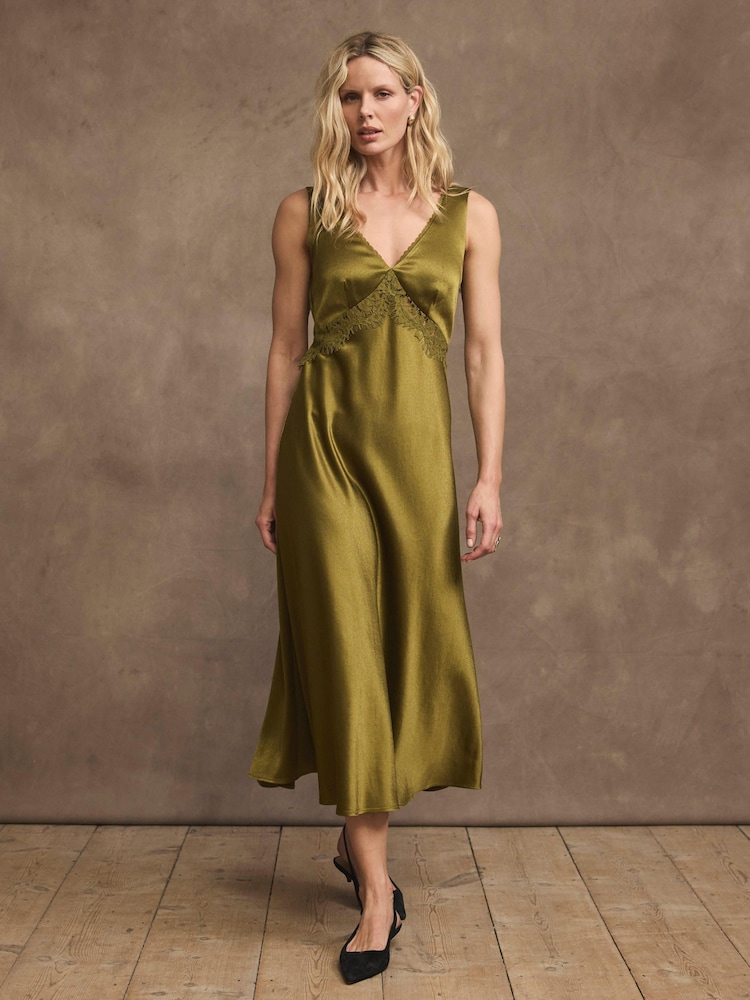 Grün - Mint Velvet Midikleid aus Satin mit Spitzen-Detail - Bild 1 von 8 Grün - Mint Velvet Midikleid aus Satin mit Spitzen-Detail - Bild 1 von 8