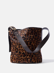 Mint Velvet Isla Leopard Print Δερμάτινη τσάντα κάδου με υφή - Εικόνα 3 από 5