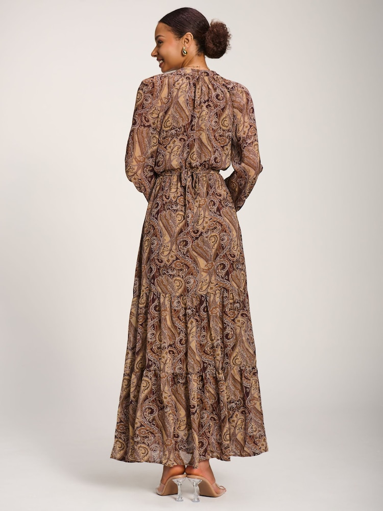 Marrón - Vestido largo de gasa con estampado de cachemira y manga larga de Jolie Moi - Imagen 2 de 6