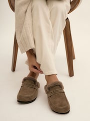 Qəhvəyi - Linzi Elma Fur Mule Slippers - 2şəkildən 1 şəkil