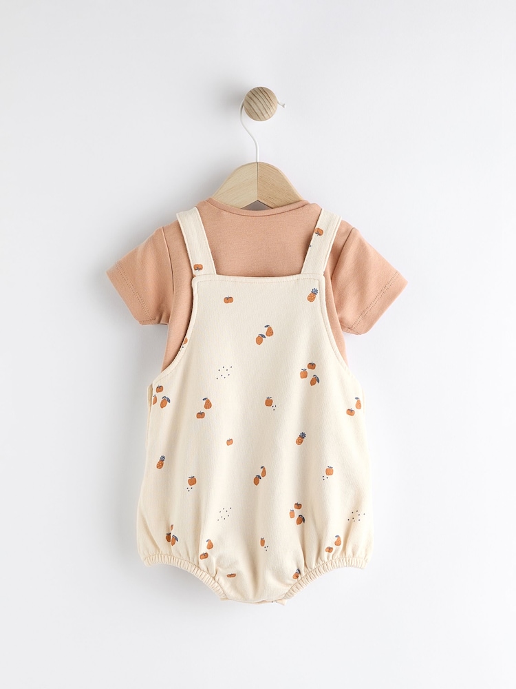 Creme/Pfirsich - Baby Set mit Latzhose und Body (0 Monate bis 2 Jahre) - Bild 2 von 9 Creme/Pfirsich - Baby Set mit Latzhose und Body (0 Monate bis 2 Jahre) - Bild 2 von 9