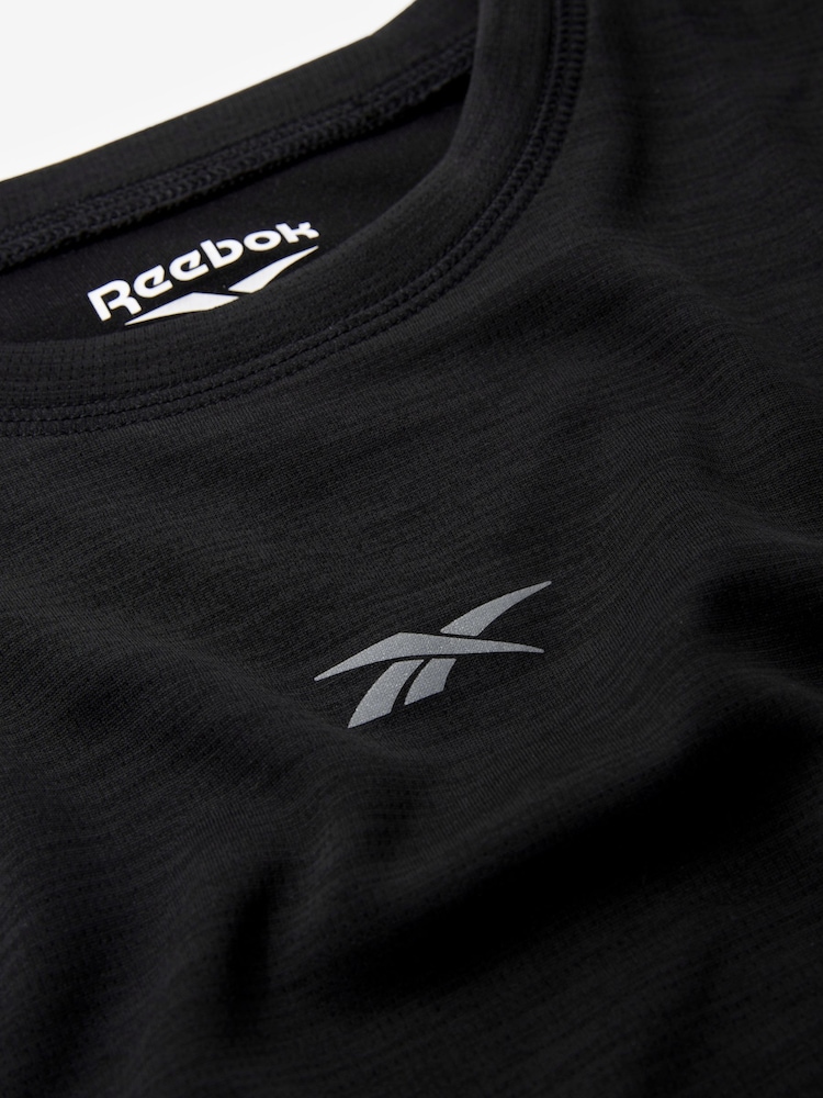 Reebok Reflective Print Sports T-Shirt - Image 9 of 9