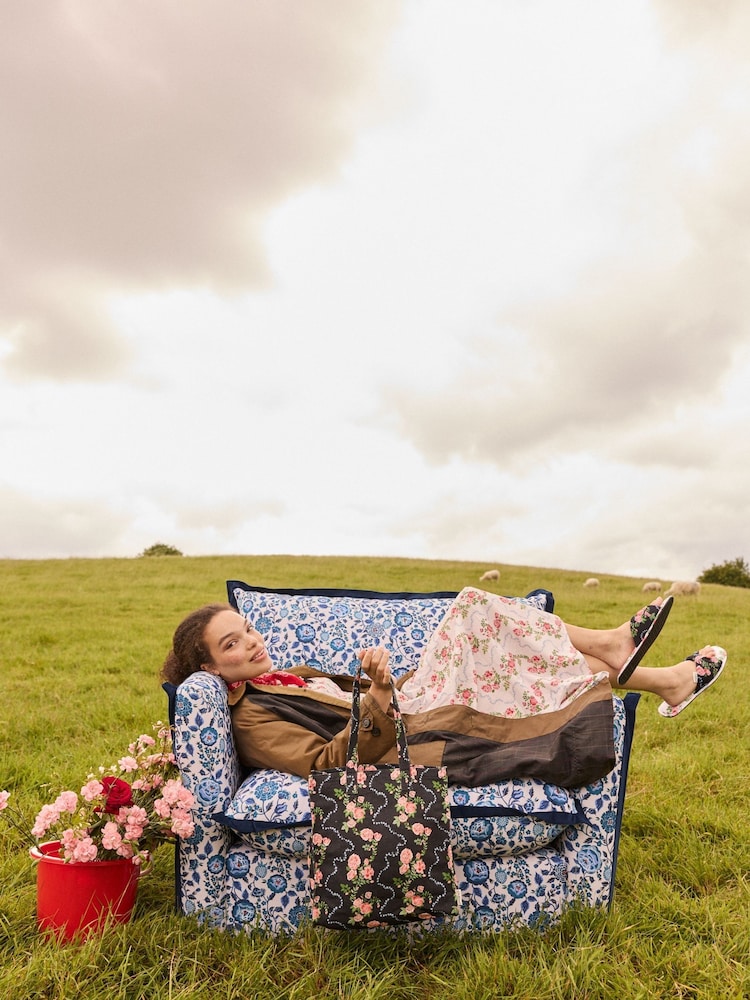 أسود روز - حقيبة كتب كبيرة من نسيج قطن 100% من Cath Kidston - صورة 1 من 9
