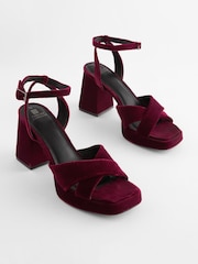 Jagodno rdeča - Sandali s platformo Forever Comfort® - Slika 1 iz 5