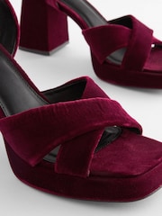 Jagodno rdeča - Sandali s platformo Forever Comfort® - Slika 3 iz 5