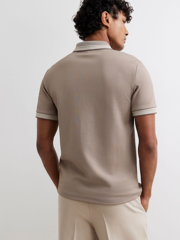 River Island Slim Fit Zip Neck Waffle Polo Shirt - صورة 2 من 4 River Island Slim Fit Zip Neck Waffle Polo Shirt - صورة 2 من 4